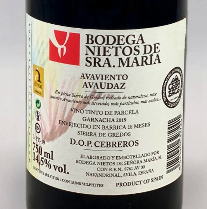 AVAUDAZ | GARNACHA | D.O.P Cebreros Descubre AVAUDAZ, un excepcional vino de Garnacha de la Sierra de Gredos, elaborado por la prestigiosa Bodega Nietos de la Sra. María. Con Denominación de Origen Protegida (D.O.P) Cebreros, Ávila, AVAUDAZ captura la esencia única de los viñedos de Cebreros, ofreciendo aromas intensos a frutas rojas, un toque mineral y un sabor equilibrado con taninos sedosos. Este vino de Garnacha es perfecto para maridar con carnes rojas, platos de caza y quesos curados. Compra AVAUDAZ en nuestra tienda online y disfruta de un vino auténtico de la Sierra de Gredos, producido con técnicas tradicionales y respetando el terroir. Explora la rica tradición vinícola de Ávila con cada botella de AVAUDAZ. Envío rápido y seguro, calidad garantizada y asesoramiento personalizado. Sumérgete en el mundo del vino de Garnacha de la Sierra de Gredos con AVAUDAZ y descubre por qué la D.O.P Cebreros es sinónimo de excelencia enológica